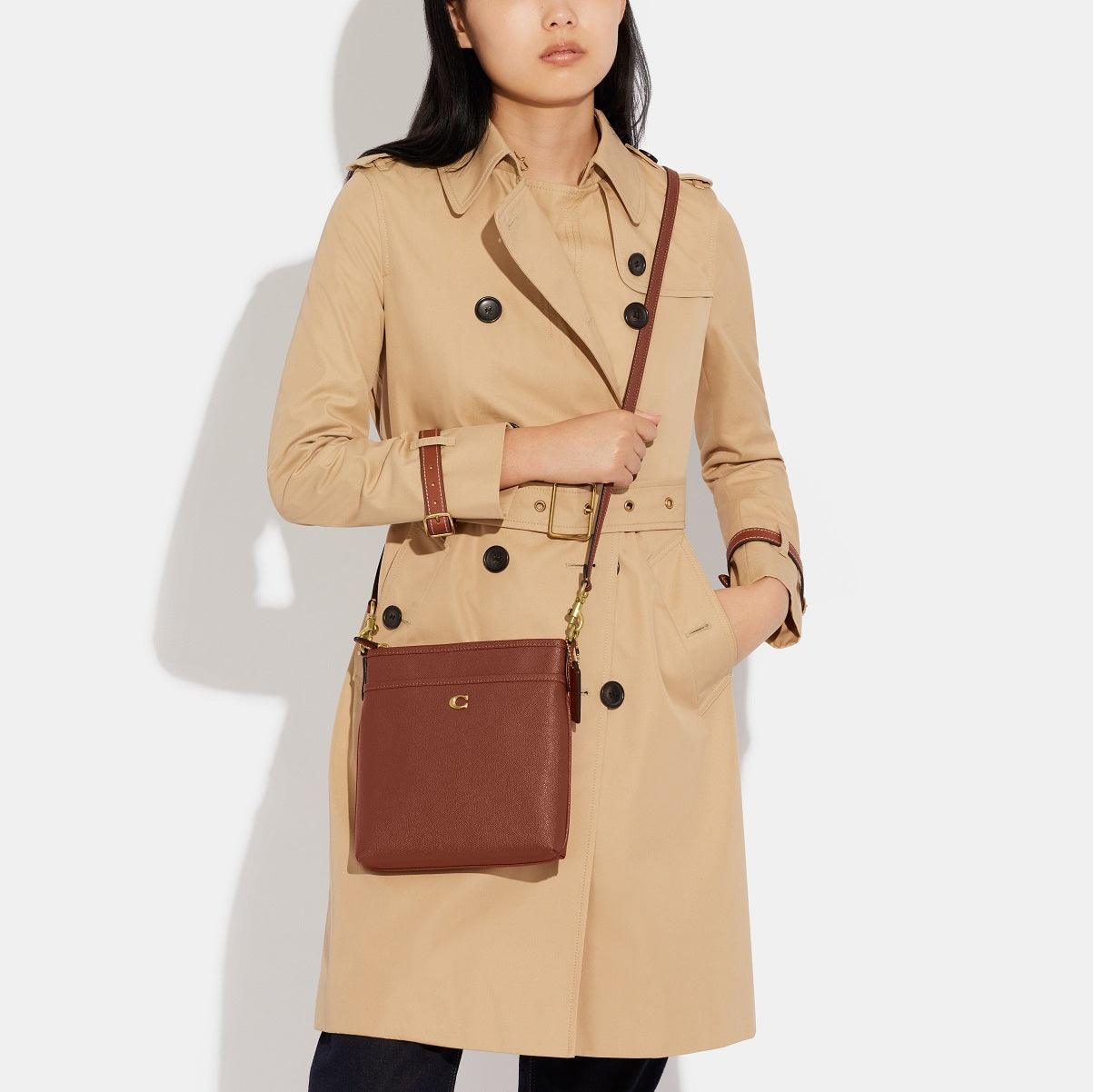 Kitt Messenger Crossbody - COACH Saudi Arabia Official Site