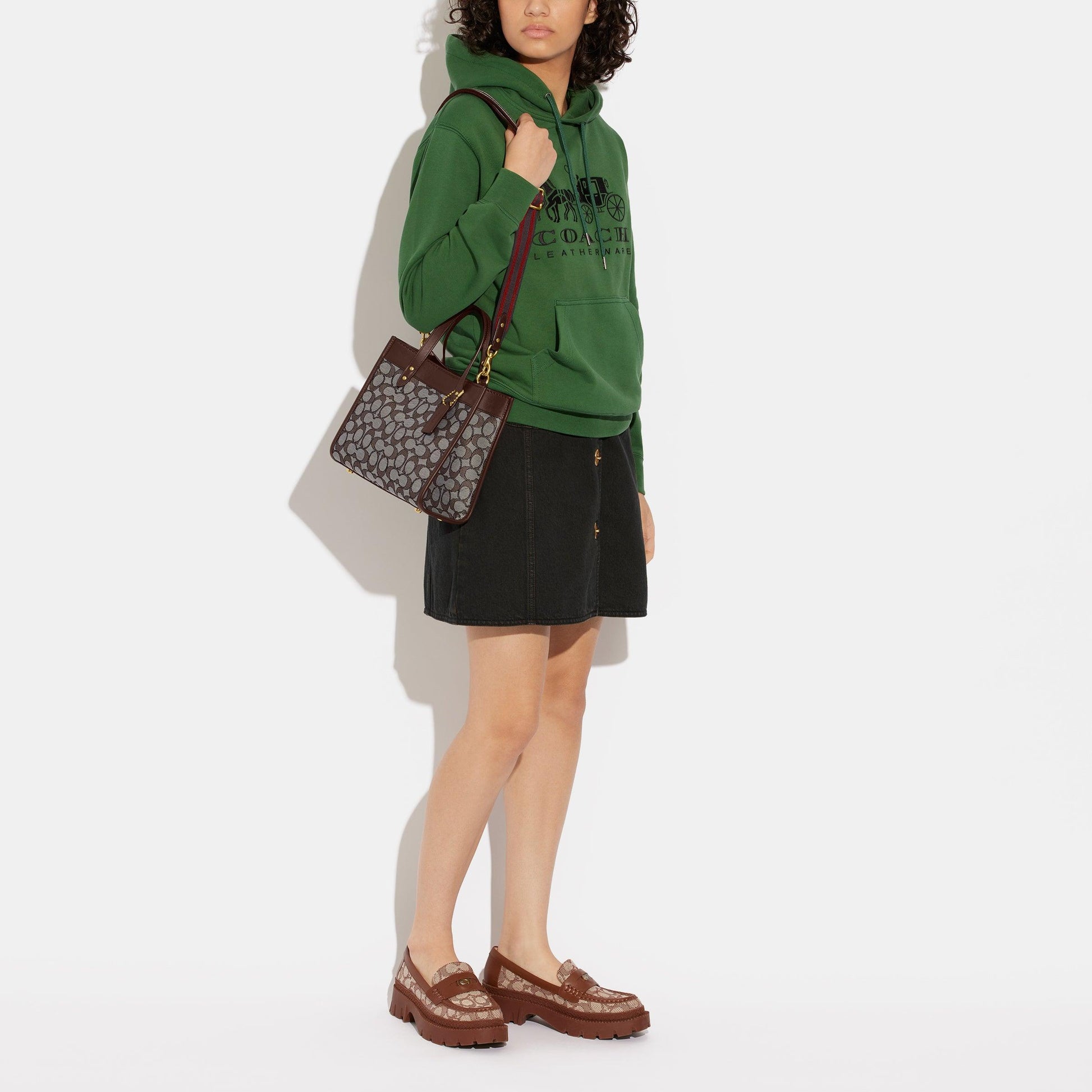 Field Tote 22 In Signature Jacquard - COACH Saudi Arabia Official Site