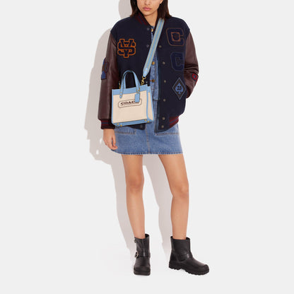 Field Tote 22 - COACH Saudi Arabia Official Site