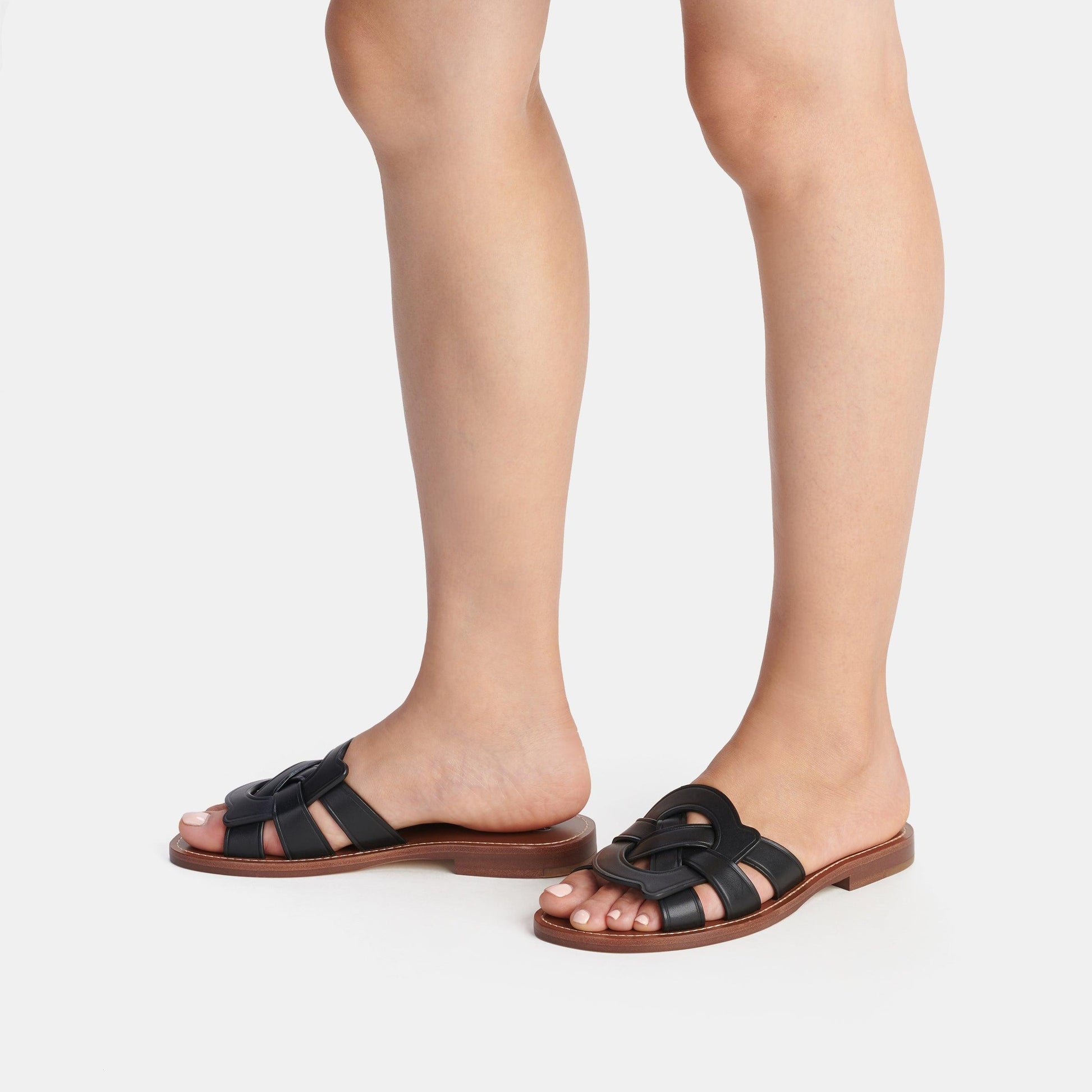 CI222-Issa Sandal-Black