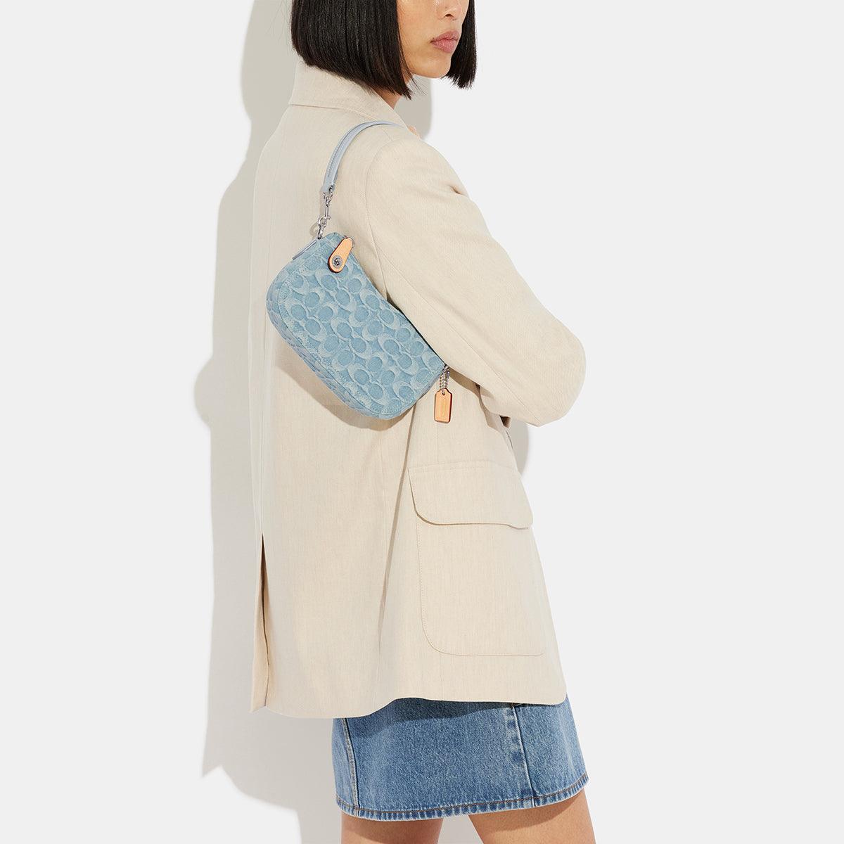 Swinger 20 In Signature Denim-CJ939-Lh/Pale Blue