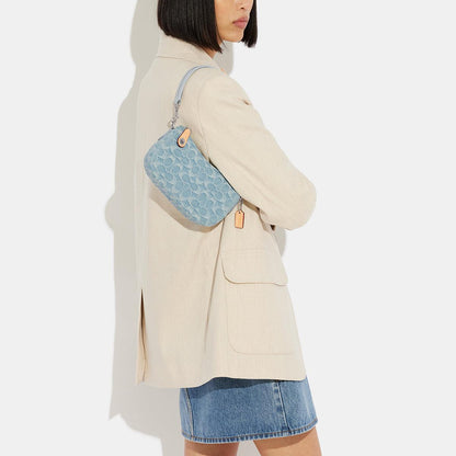 Swinger 20 In Signature Denim-CJ939-Lh/Pale Blue