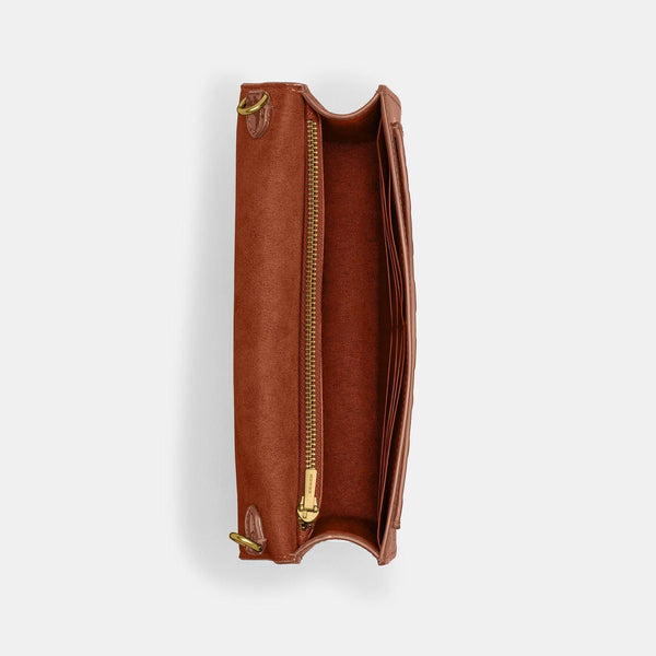 Tabby Chain Clutch In Signature Leather